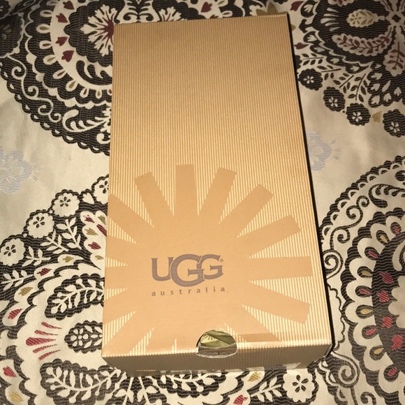 UGG Australia w Aira slipper - Picture 1 of 4